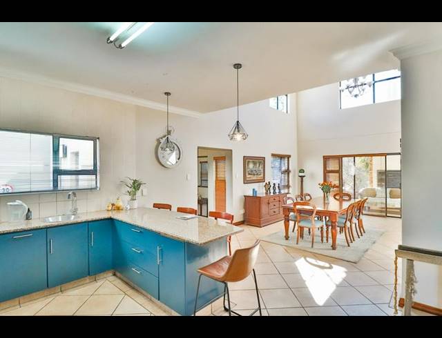 3 BEDROOM TOWNHOUSE FOR SALE IN MIDSTREAM ESTATE